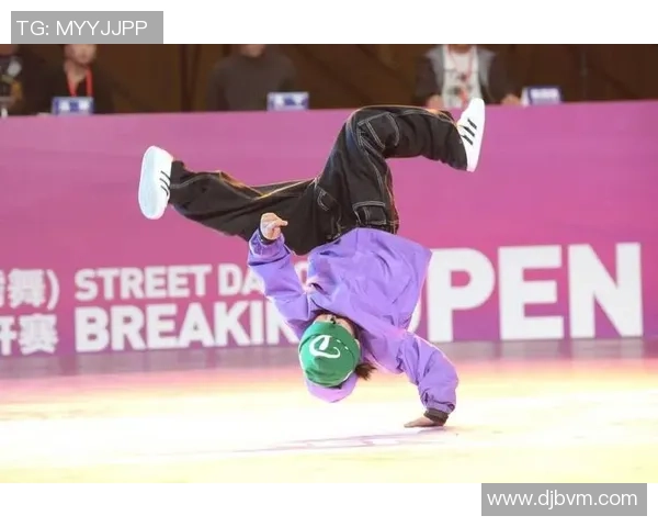 北京街舞队与西安街舞队赛后复盘探讨灵活性表现与战术运用